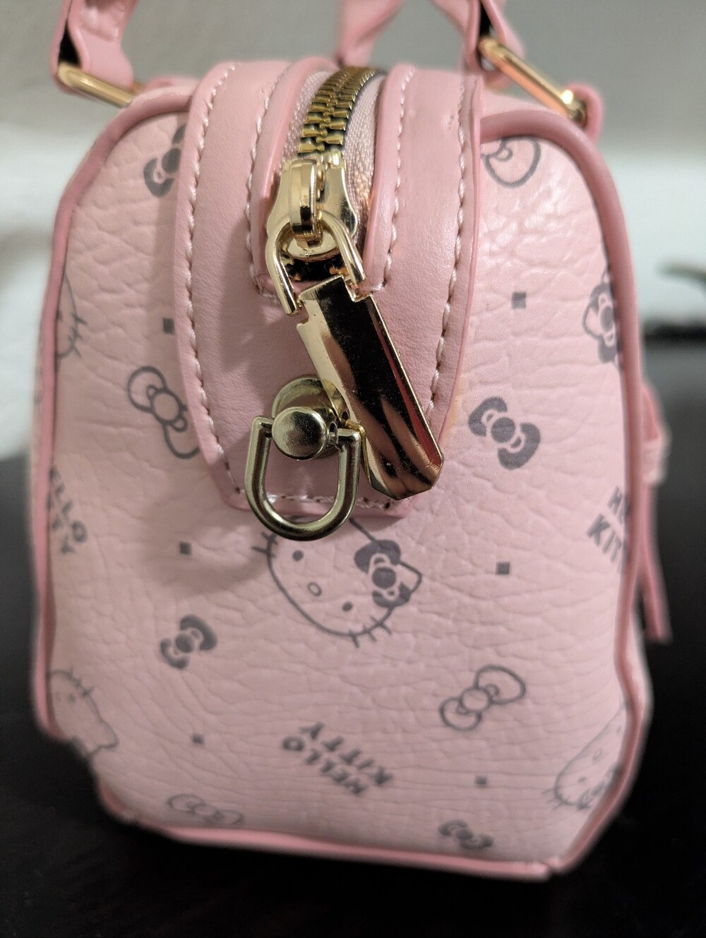 Hello Kitty Light Pink Mini Satchel with Gold Hardware - Picture 4 of 9